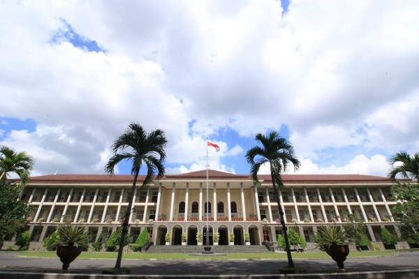 Beasiswa UGM: Raih Mimpi Kuliah, Syarat Pendapatan Orangtua?