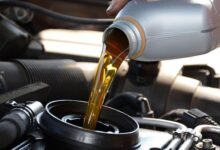 Ganti Oli Mobil: Jarak Tempuh atau Waktu Pakai?