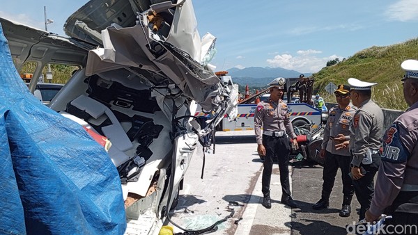 Kecelakaan Maut Cisumdawu: Pelajaran Berharga dari Tragedi HiAce