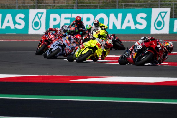 MotoGP 2025: Kejutan Bezzecchi, Marquez Kokoh di Puncak?