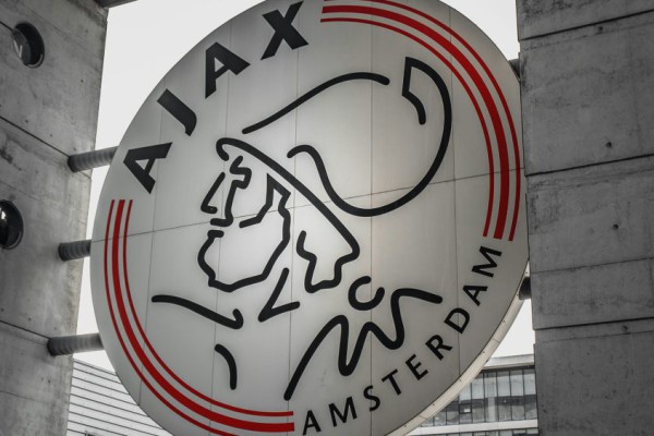Rekor Ajax Amsterdam: 11 Pemain dengan Penampilan Terbanyak