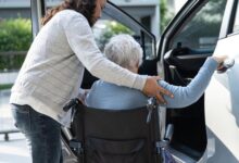 Tips Aman Mudik: Bawa Lansia Nyaman & Sehat Sampai Tujuan