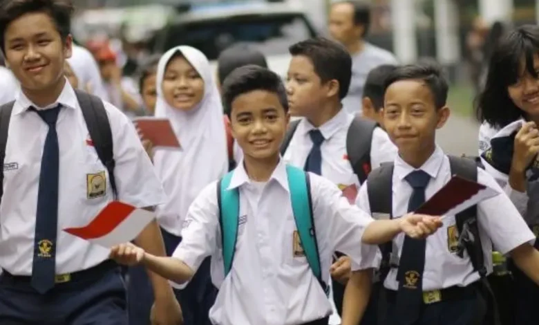10 SMP Negeri Terbaik Jakarta: Unggul, Terjangkau, & Ramah Kantong