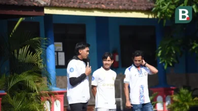 Arema FC: Pemain Rasakan Atmosfer Suporter Fanatik di SD