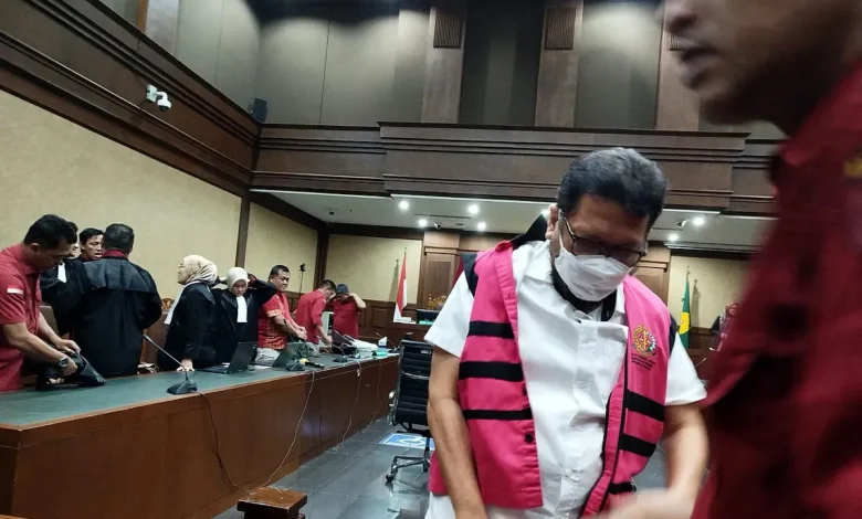 Eks Pejabat MA Divonis 16 Tahun: Kasus Gratifikasi Ronald Tannur Terungkap!