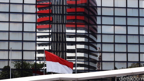 Eks Sekda Cirebon Diperiksa KPK: Kasus Suap PLTU Terungkap?