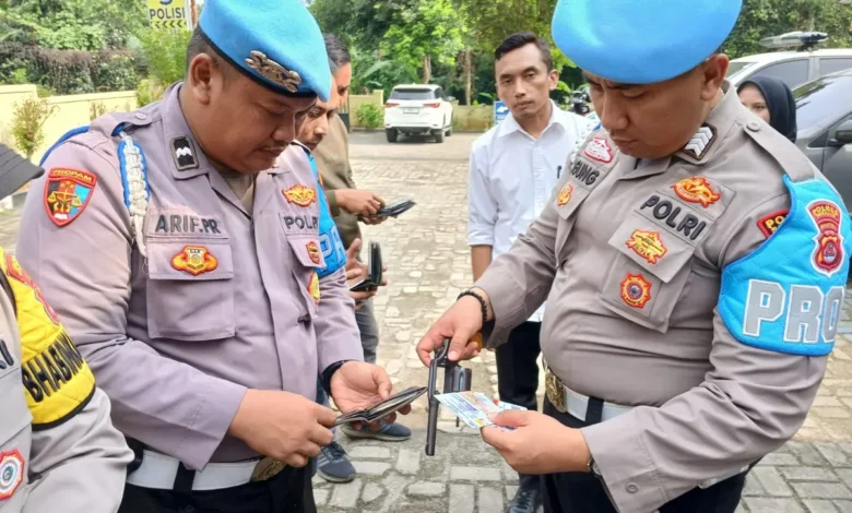 Pengungkapan Pelanggaran Polisi Serang: Propam Temukan Bukti Mengejutkan!