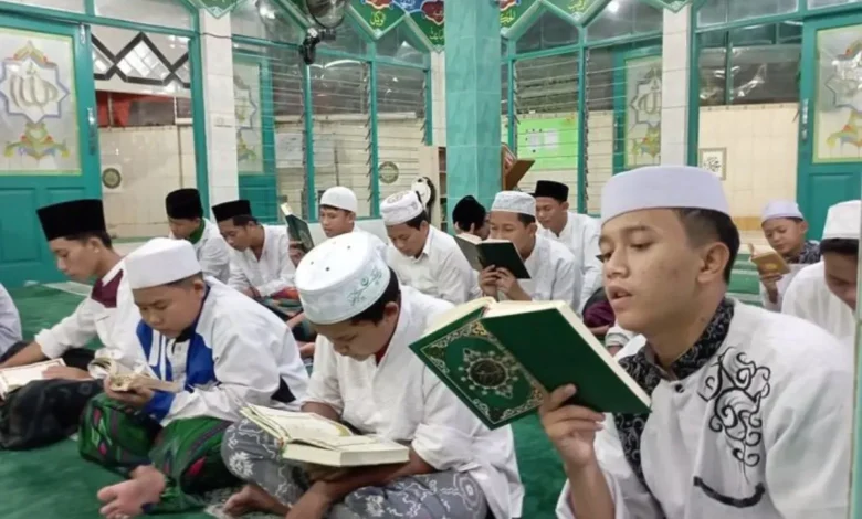 Pilih Pesantren Terbaik untuk Anak: 4 Tips Jitu Memilih Sekolah Islami