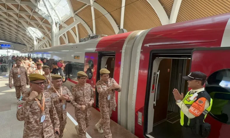Retreat Gelombang 2: Puluhan Kepala Daerah Naik Kereta Cepat Jatinangor?